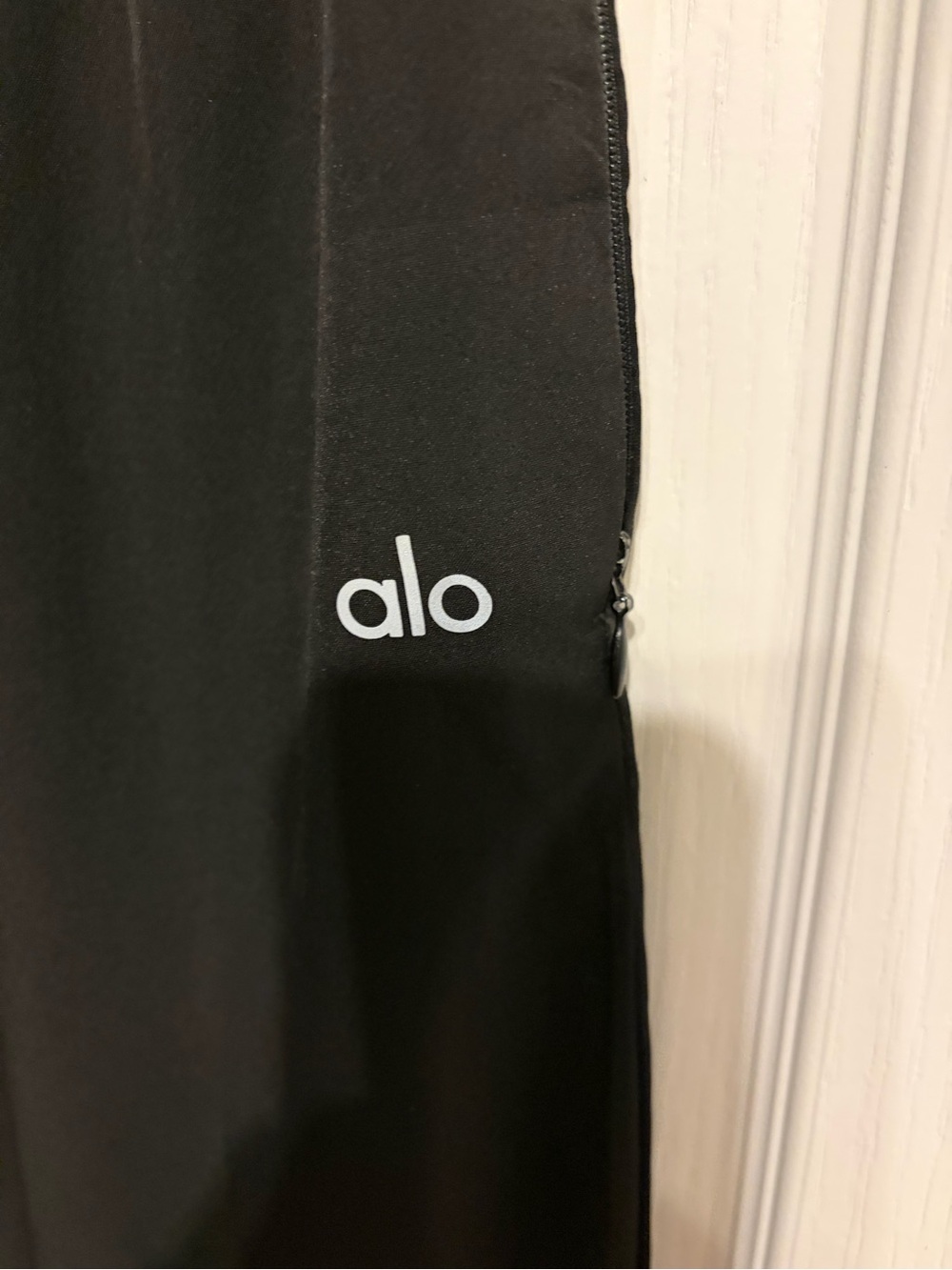 ALO Yoga Black Drawstring Track Joggers - Picture 3 of 3